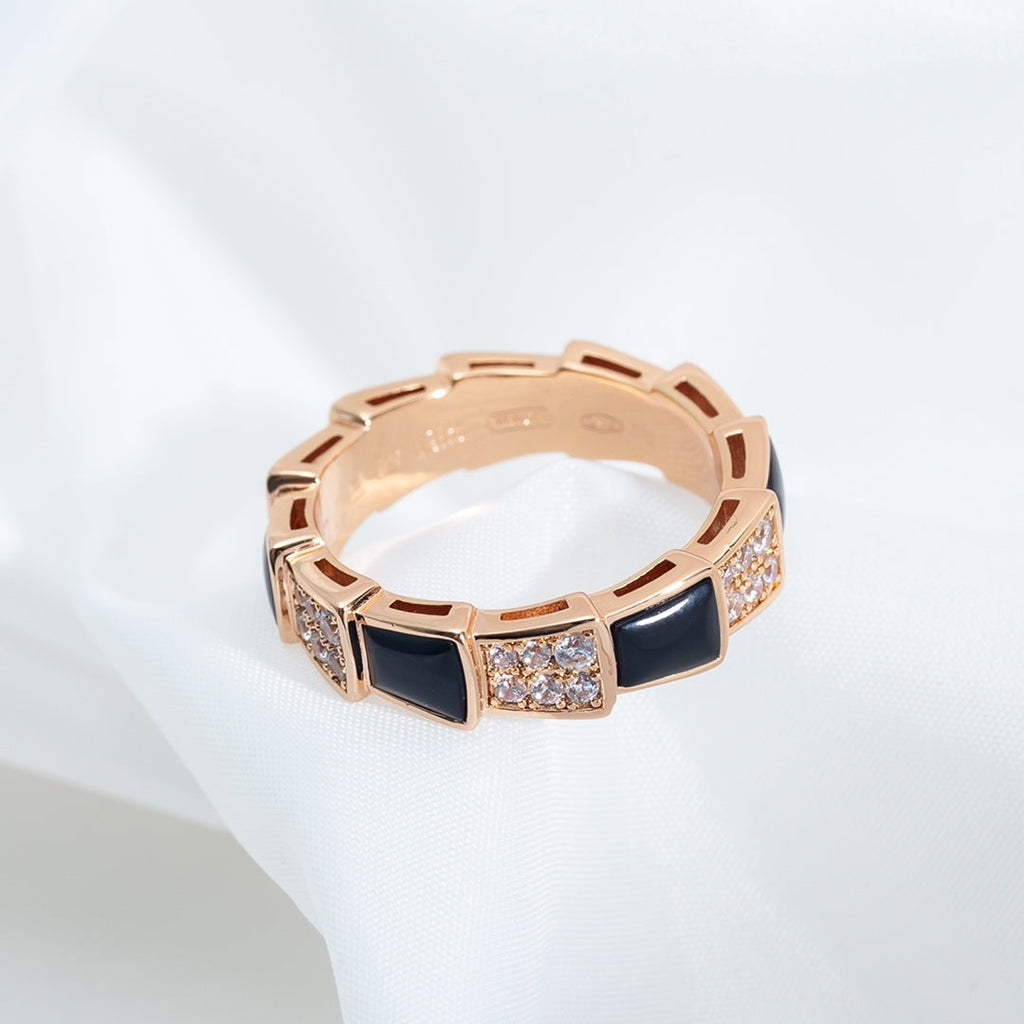 SERPENTI RING PINK GOLD BLACK MOP DIAMOND PAVED 4MM