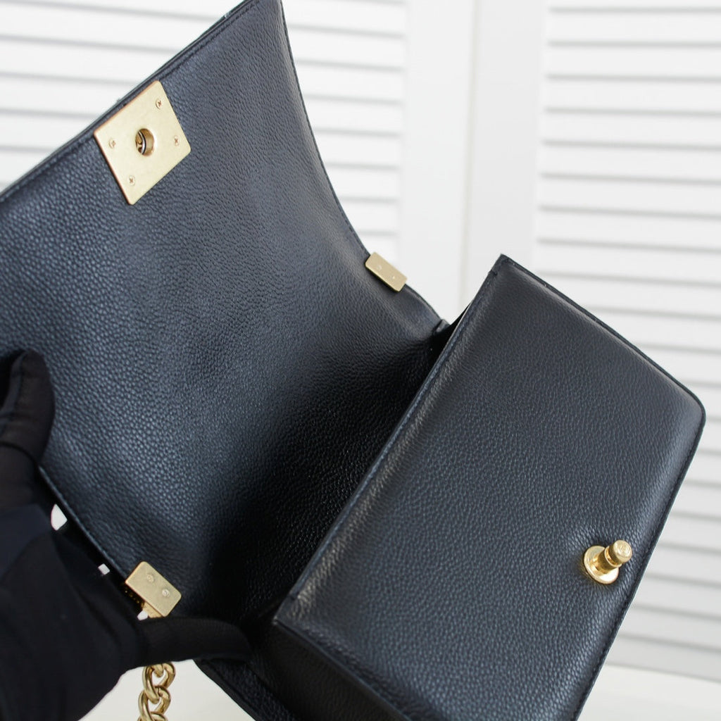 CAVIAR BOY BAG MEDIUM 67086 BLACK
