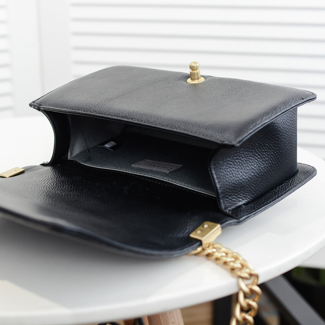 CAVIAR BOY BAG MEDIUM 67086 BLACK