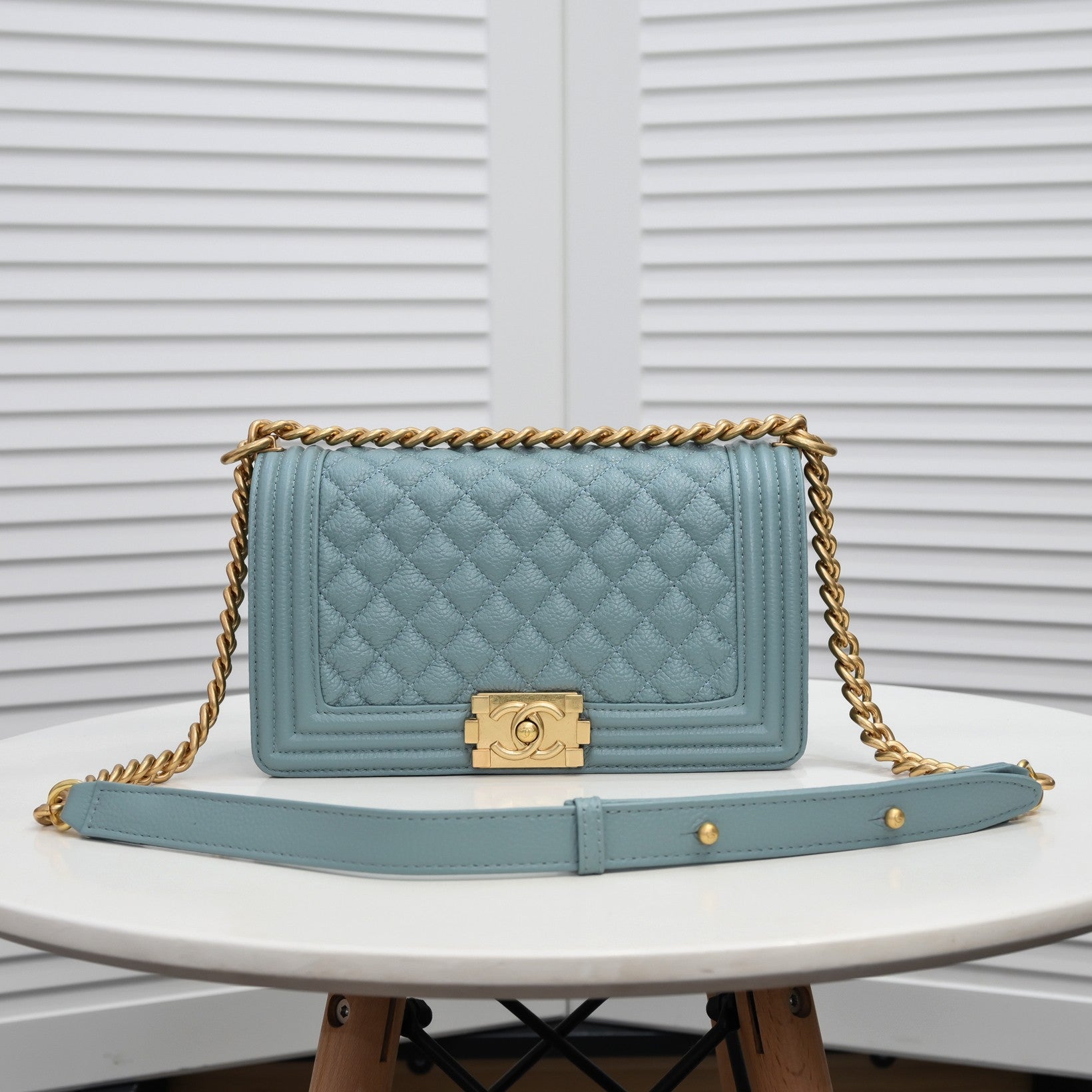 CAVIAR BOY BAG MEDIUM 67086 TURQUOISE