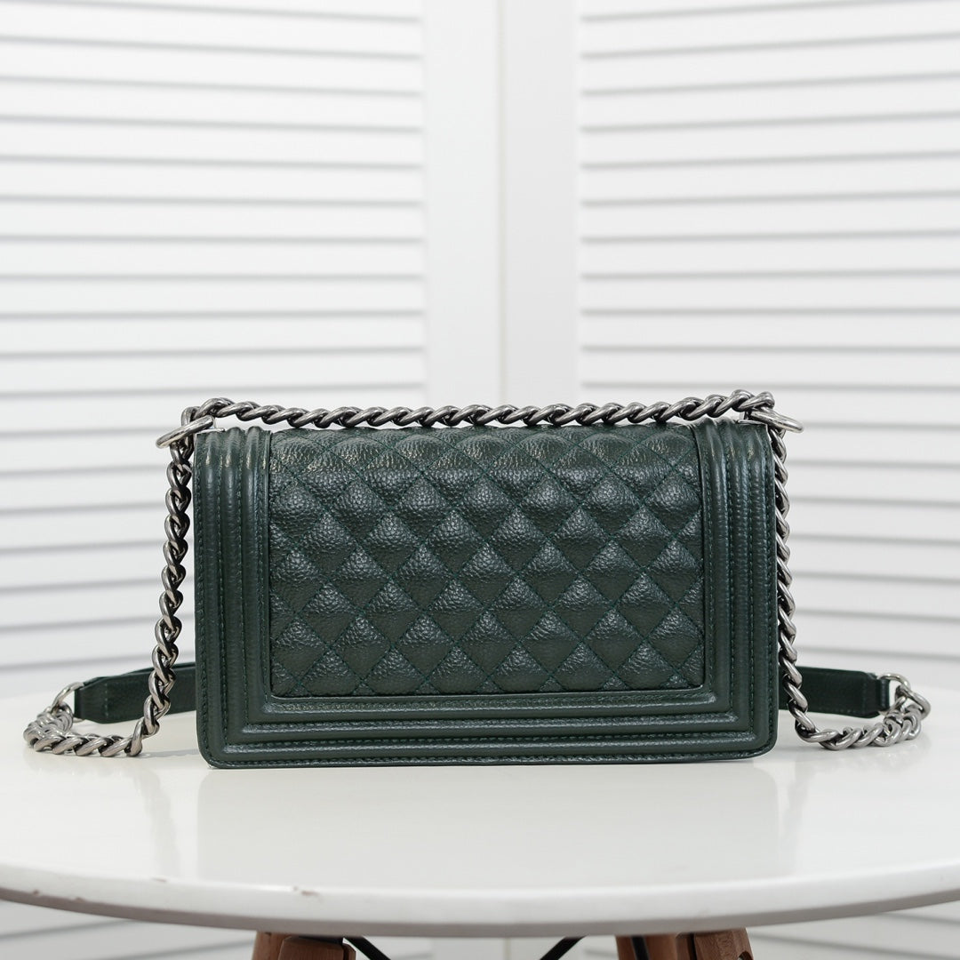 CAVIAR BOY BAG MEDIUM 67086 MOSS GREEN