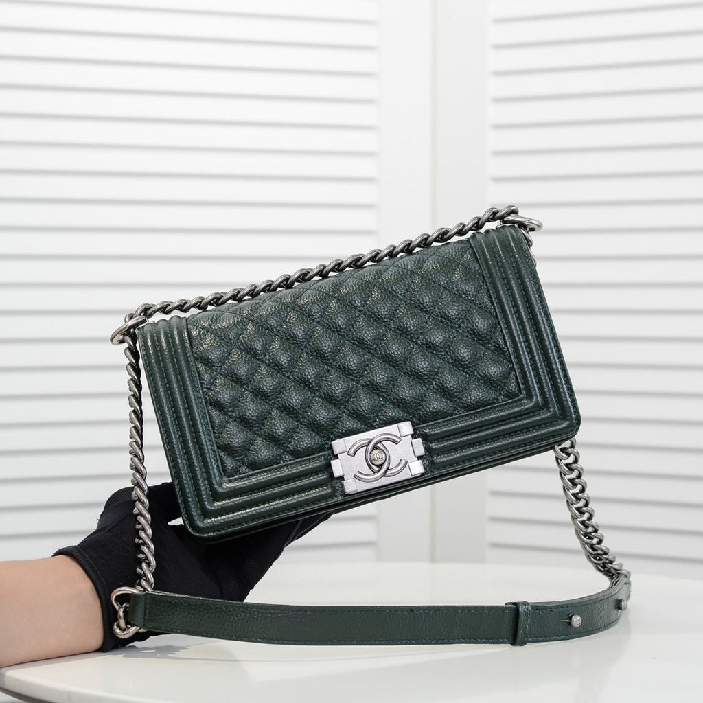 CAVIAR BOY BAG MEDIUM 67086 MOSS GREEN
