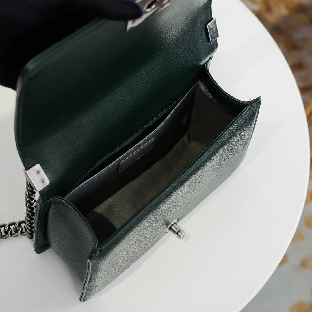 CAVIAR BOY BAG MEDIUM 67086 MOSS GREEN
