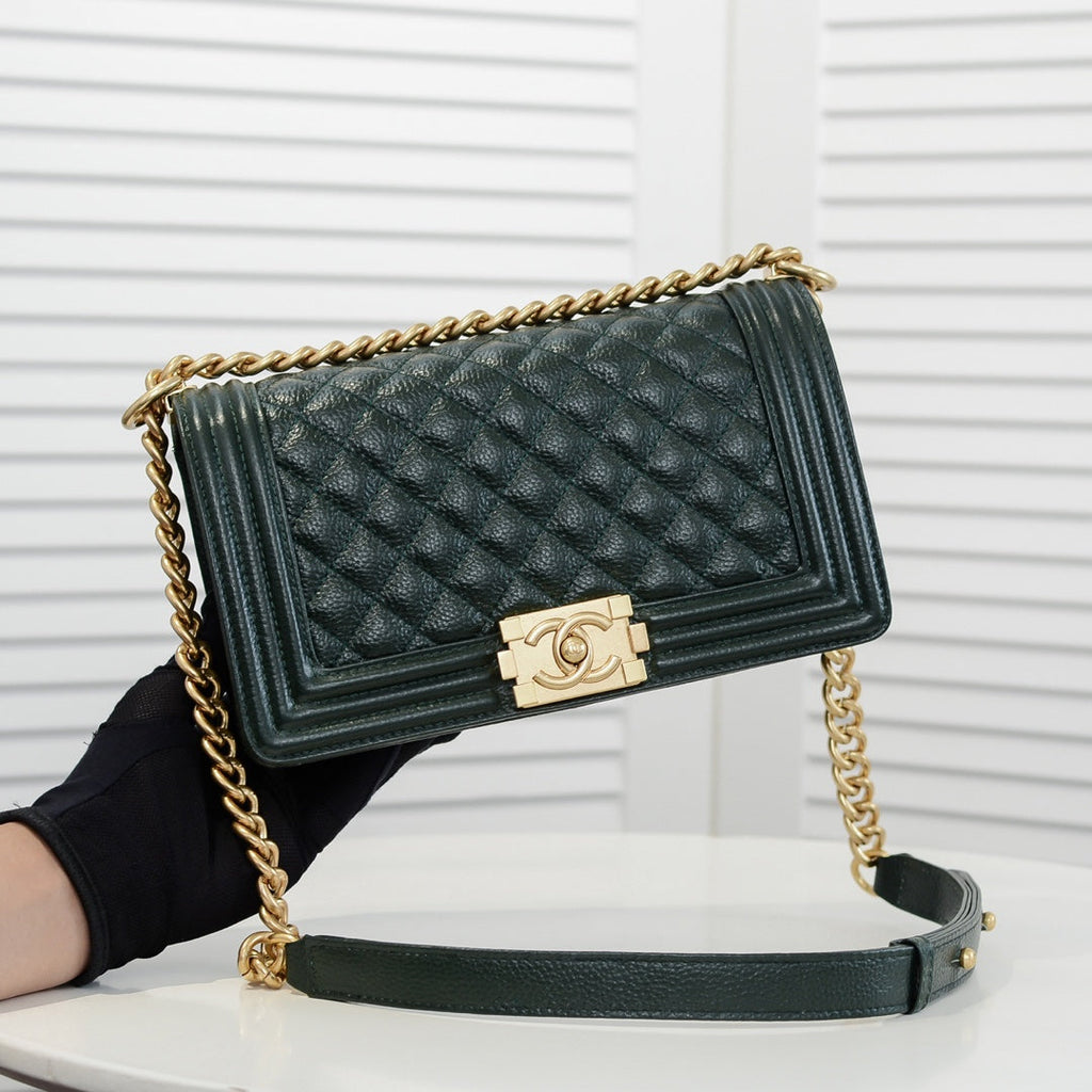 CAVIAR BOY BAG MEDIUM 67086 MOSS GREEN