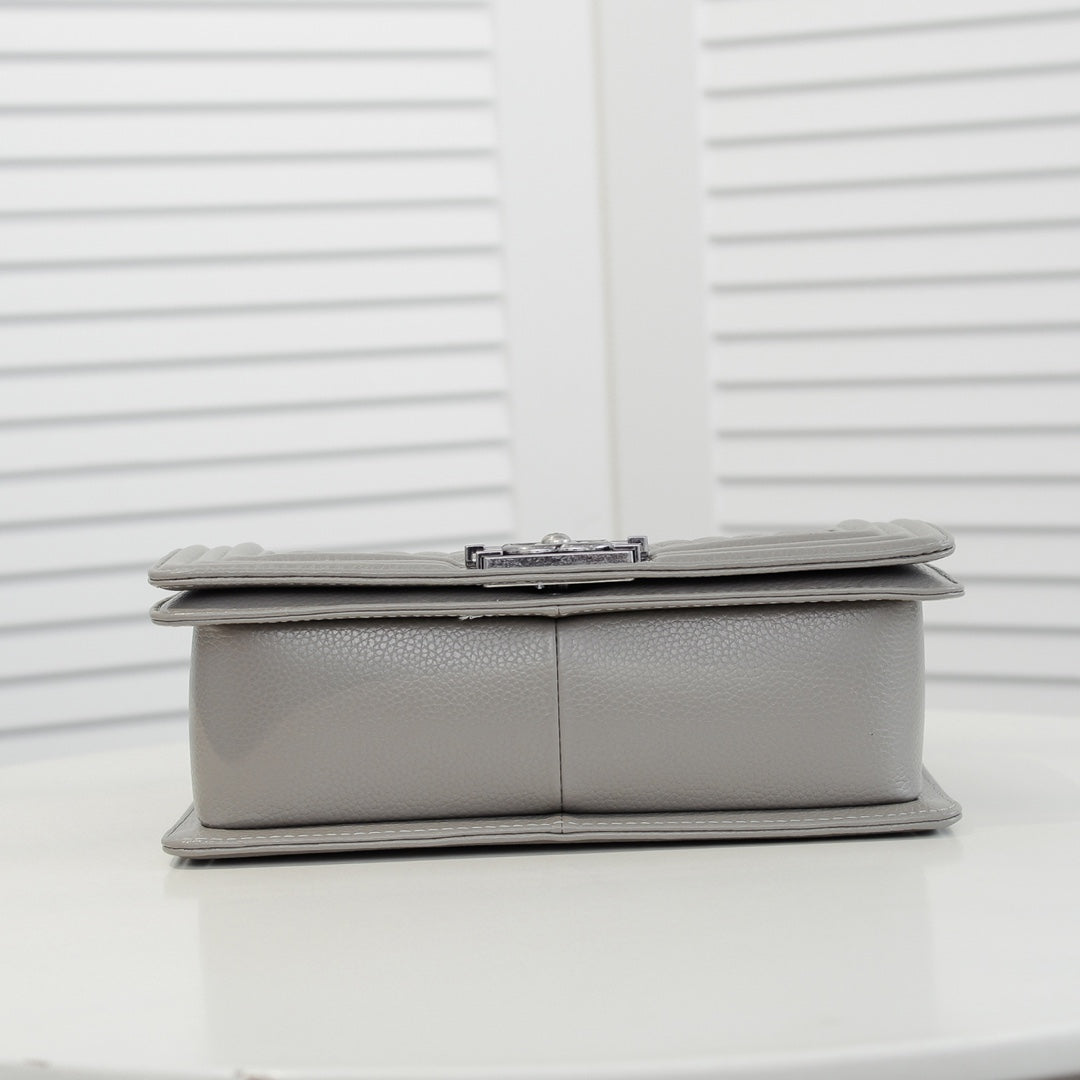 CAVIAR BOY BAG MEDIUM 67086 GREY