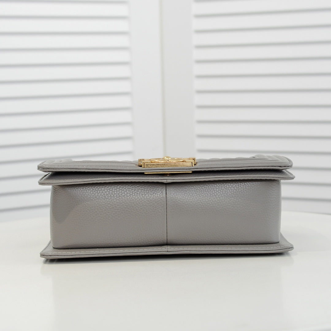 CAVIAR BOY BAG MEDIUM 67086 GREY
