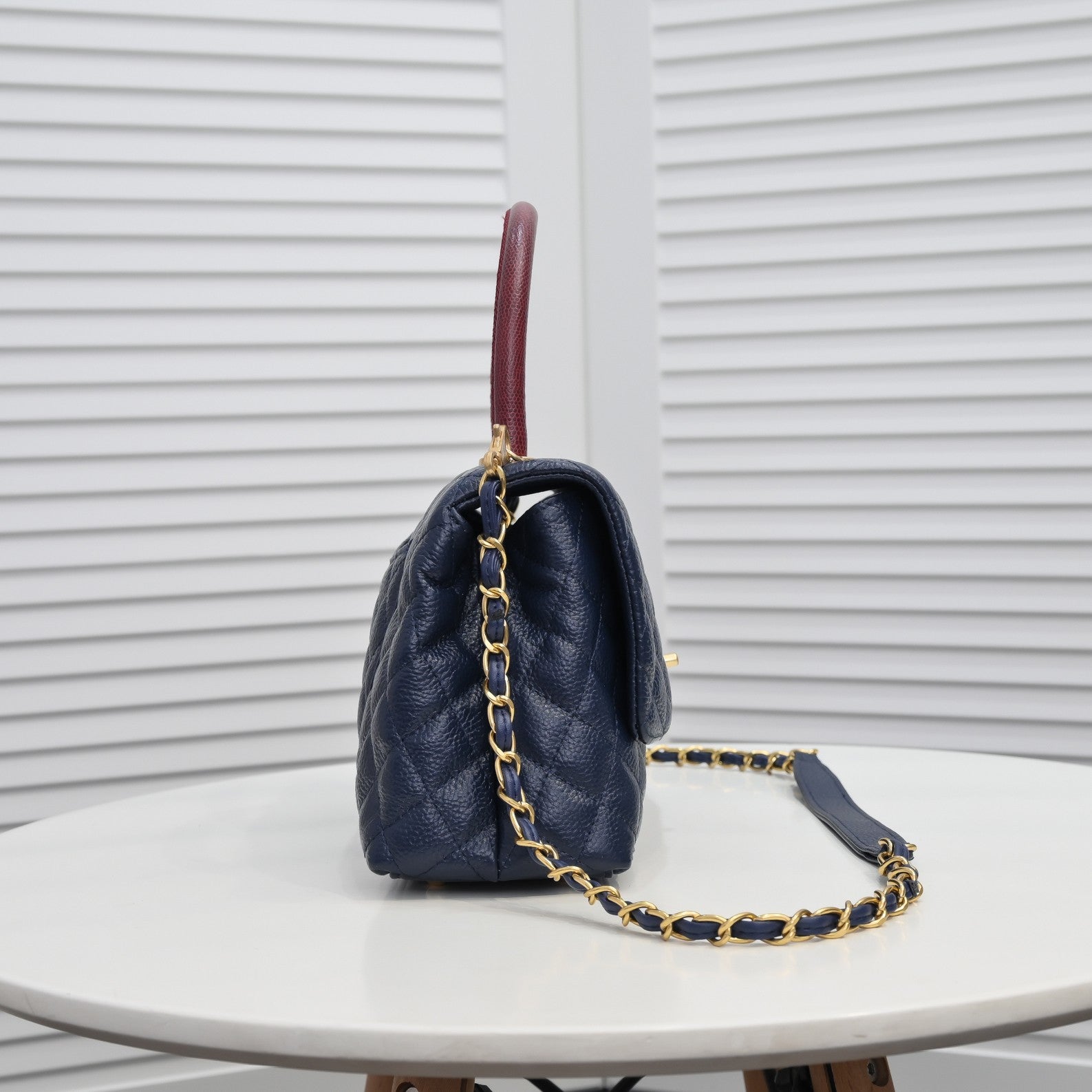 QUILTED CAVIAR 28CM 92992 DARK BLUE