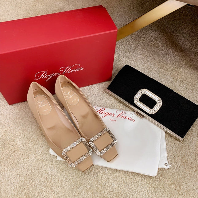 TROMPETTE PUMPS IN BEIGE SILK CRYSTAL BUCKLE