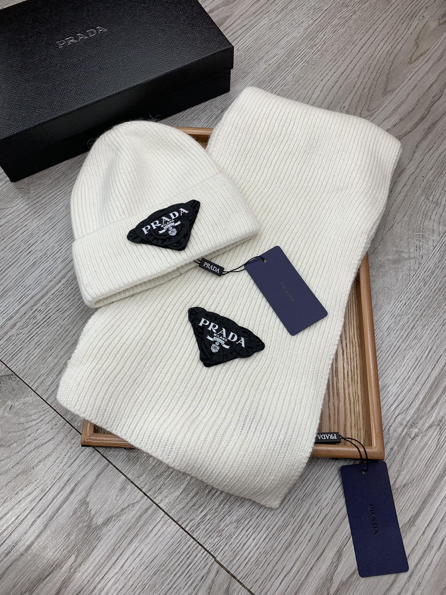 SET SCARF AND HAT IN WHITE WOOL AND RABBIT FUR 386079