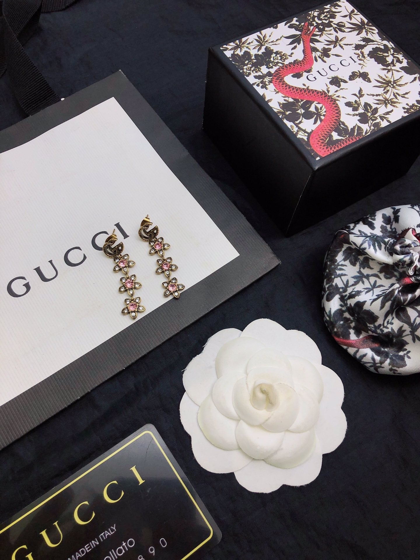GUCCI 26S DOUBLE G LOGO PINK CRYSTAL FLORAL DROP EARRINGS IN AGED GOLD TONE METAL 629030