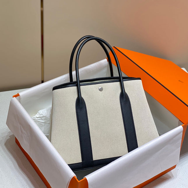 GARDEN PARTY 36CM IN WHITE TOILETS COTTON CANVAS AND BLACK CALFSKIN