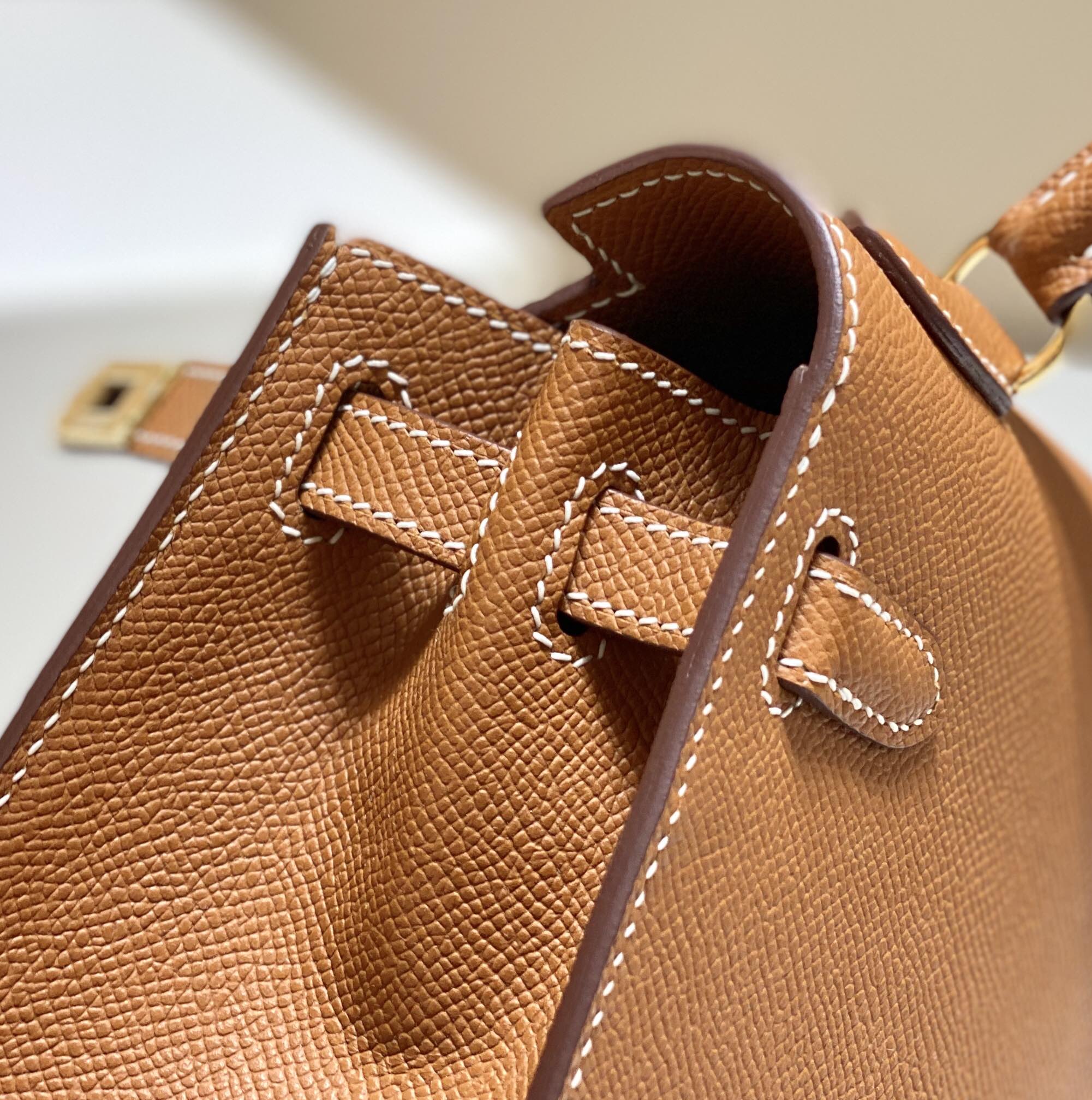 KELLY MINI 20 BAG IN BRONZE BROWN CALFSKIN WITH GOLD HARDWARE