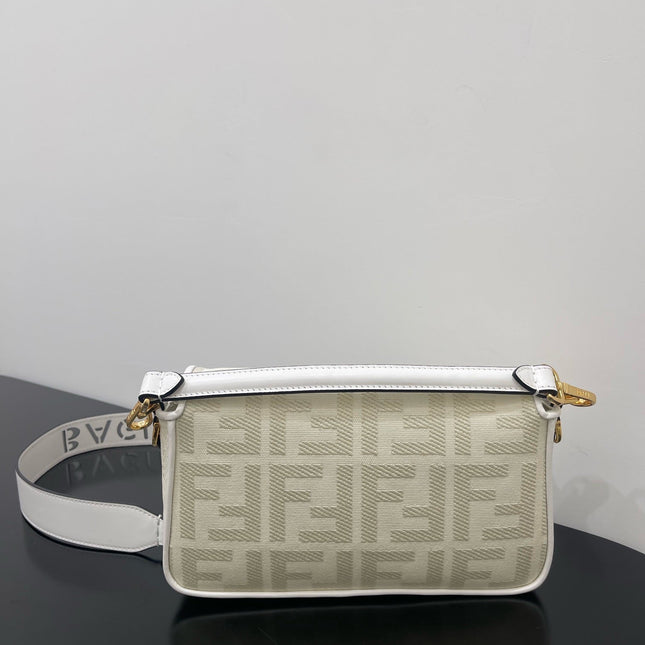 FENDI 26 BAGUETTE WHITE NAPPA LEATHER BAG WITH GOLD HARDWARE