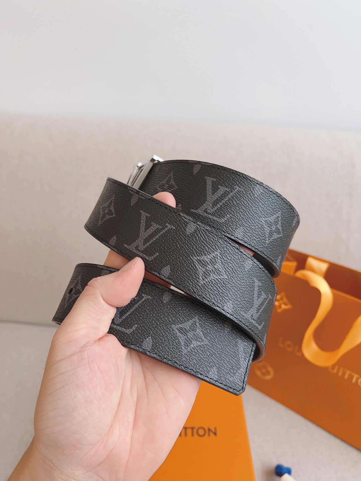LV 25S BELT 40 MM IN BLACK MIX GREY CALFSKIN 593206