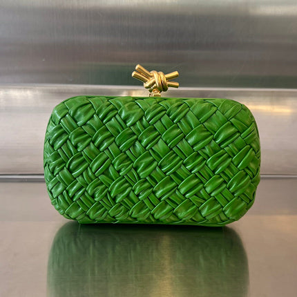 KNOT 19 IN EMERALD GREEN LAMBSKIN