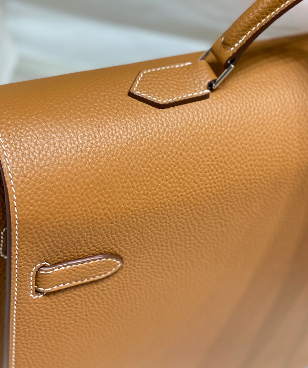 KELLY DEPECHES 34 BRIEFCASE IN GOLD TOGO CALFSKIN SILVER HARDWARE