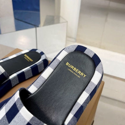 BURBERRY 26S SLIDE SANDALS IN ARCHIVE BLUE BLACK FABRIC