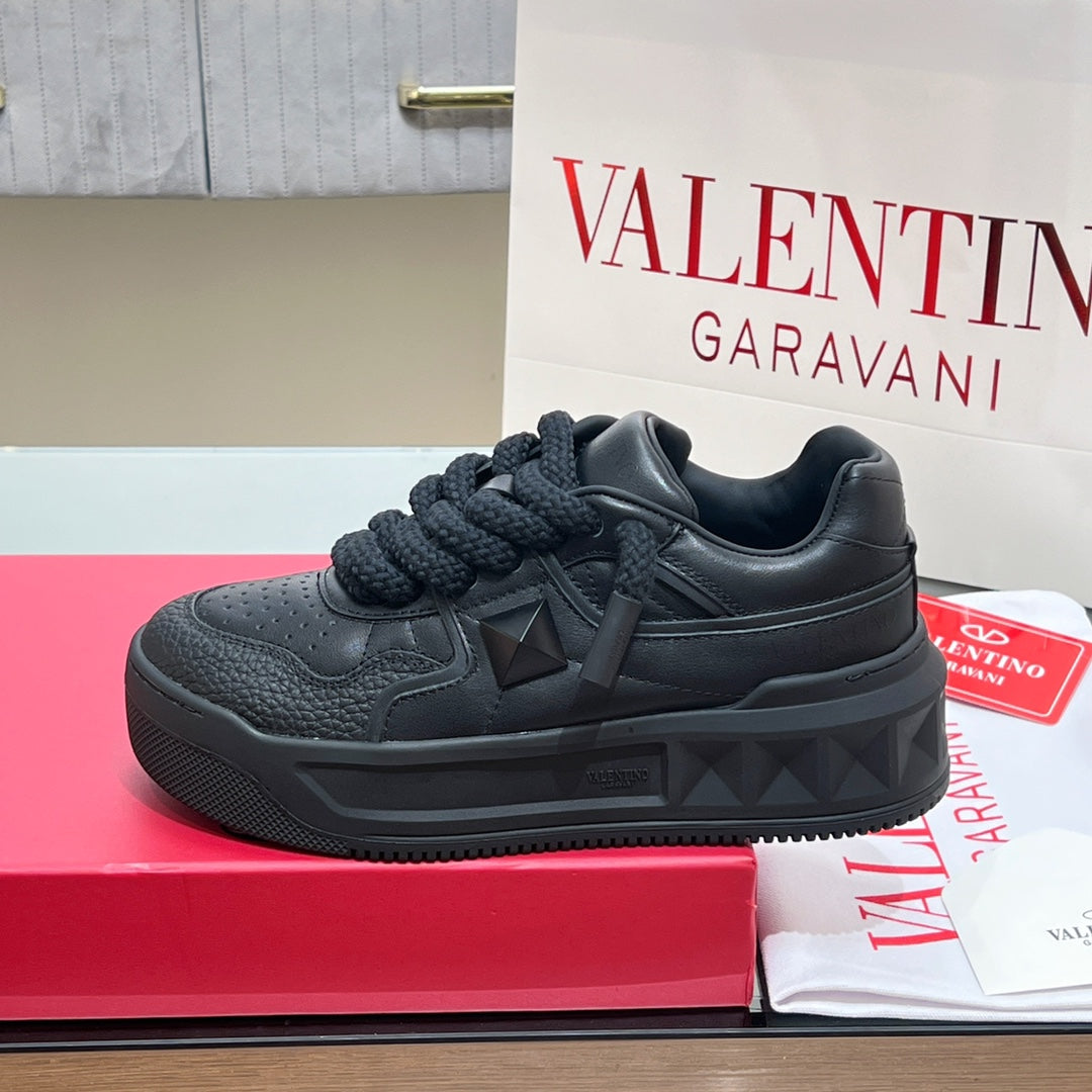 VALENTINO 25S GARAVANI ONE STUD XL PLATFORM SNEAKERS IN BLACK LAMBSKIN