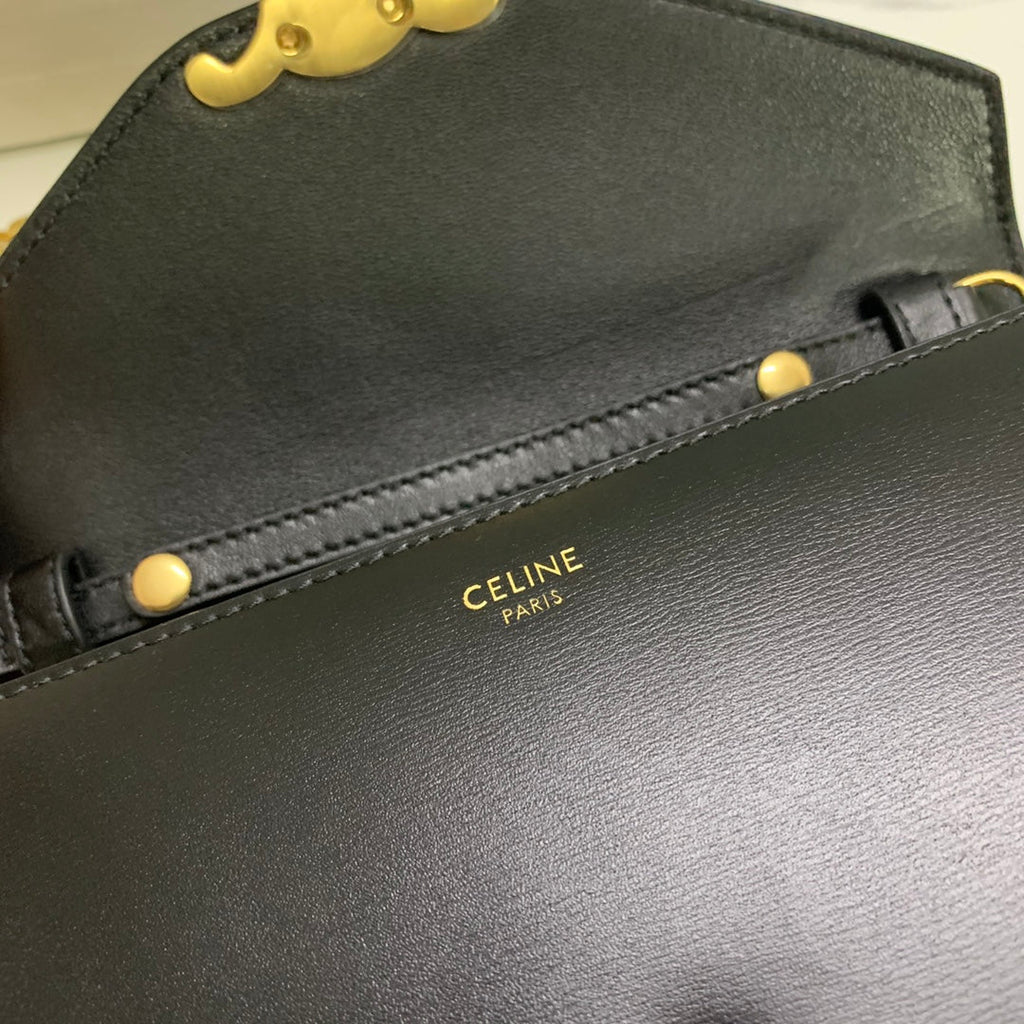 WALLET ON CHAIN MARGO 19 IN BLACK SMOOTH CALFSKIN GOLD HARDWARE