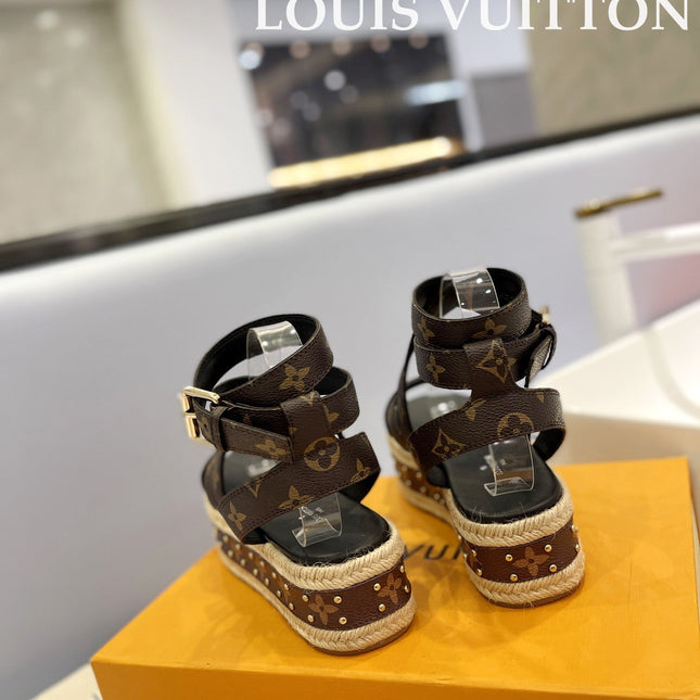 LV 26S STUDDED WEDGE SANDALS 70 MM IN DARK BROWN COATED CANVAS