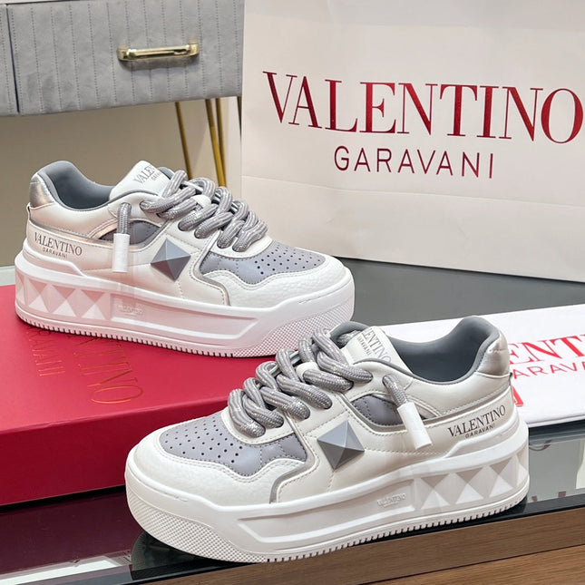 VALENTINO 25S GARAVANI ONE STUD XL PLATFORM SNEAKERS IN WHITE MIX GREY LAMBSKIN STYLE 3