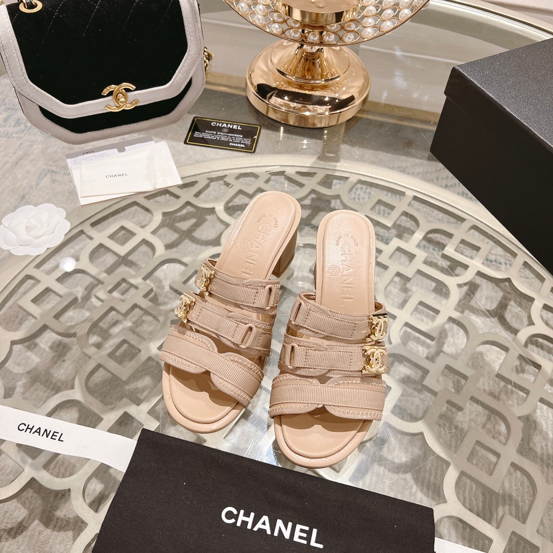 Double C  Xiaoxiang Chain Fabric Head Chunky High Heel Cream Lambskin
