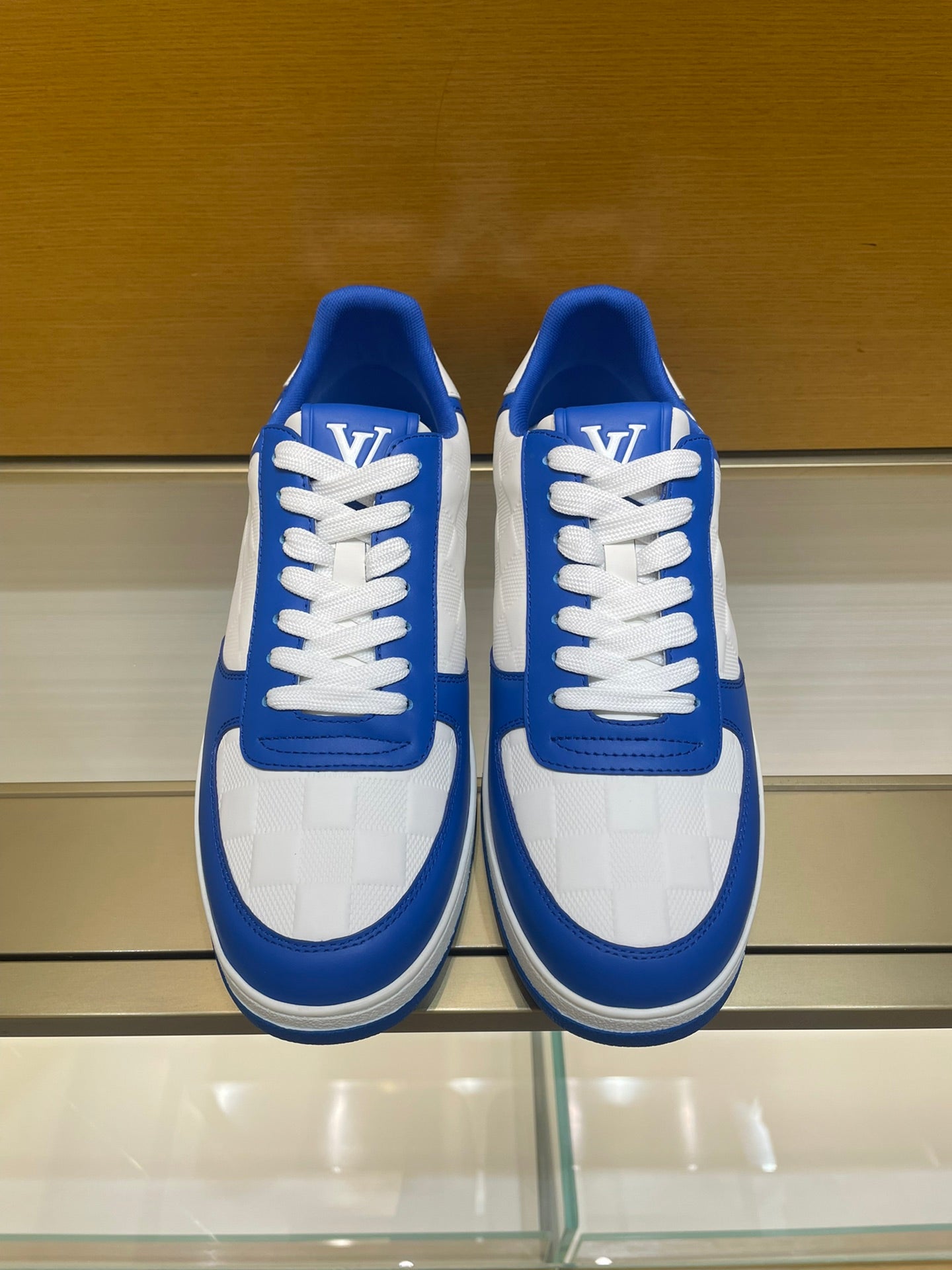 LV RIVOLI SNEAKER MEN BLUE WHITE