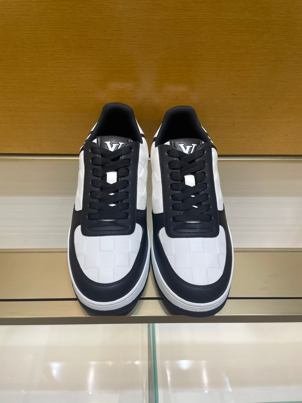 LV RIVOLI SNEAKER MEN BLACK WHITE