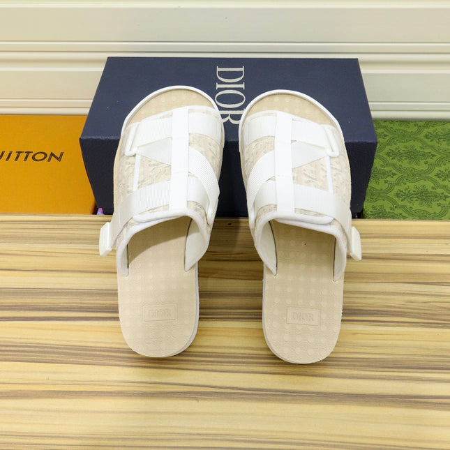 CD ALPHA SANDAL WHITE AND BEIGE JACQUARD