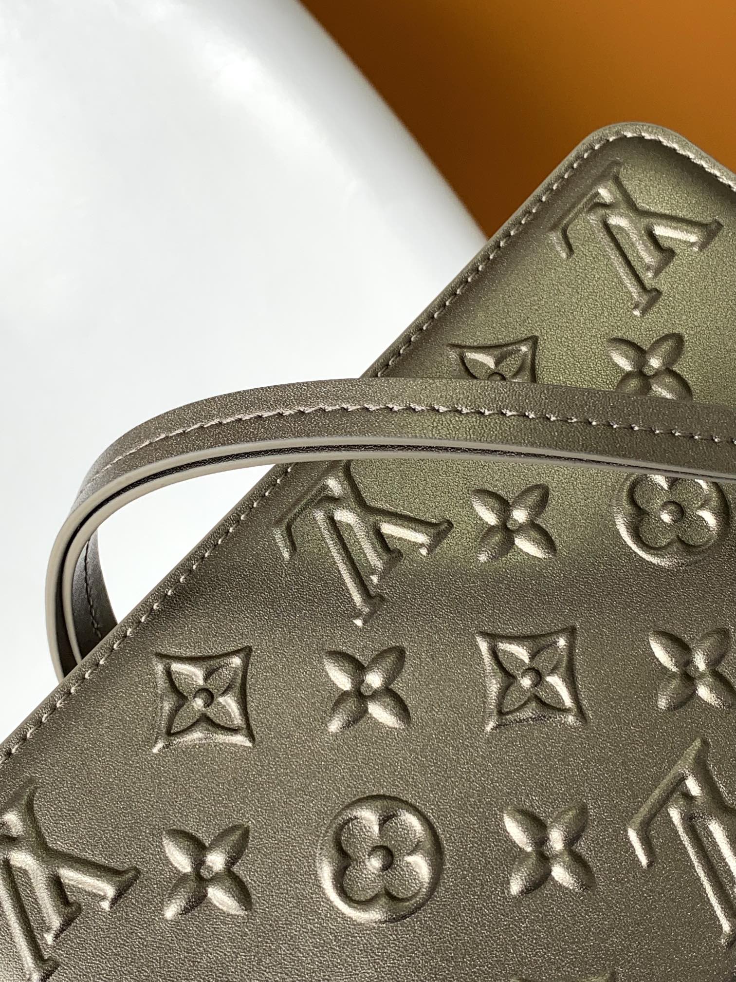 LV 25S LEXINGTON PREMIUM ORIGINAL HANDBAG 21 IN BEIGE GRAY MOONOGRAM CALFSKIN SHIMMERING METALLIC GOLD