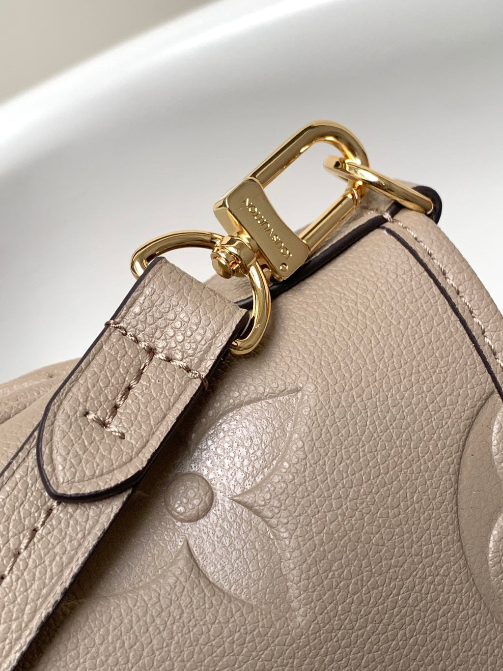 LV 25S TRIANON MM BAG 36 IN WARM TAUPE CALFSKIN GOLD HARDWARE