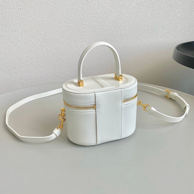 SIGNATURE VANITY 16 IN WHITE LAMBSKIN