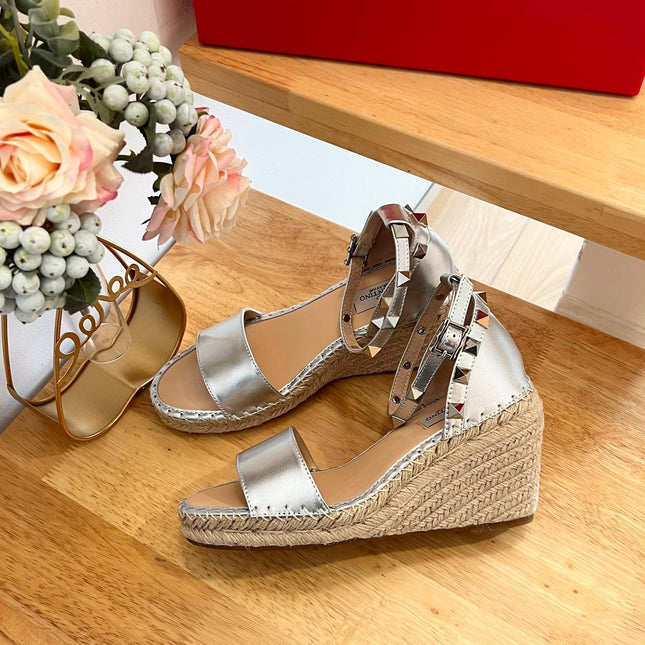 VALENTINO 26S WEDGE SANDALS IN SILVER METALLIC CALFSKIN