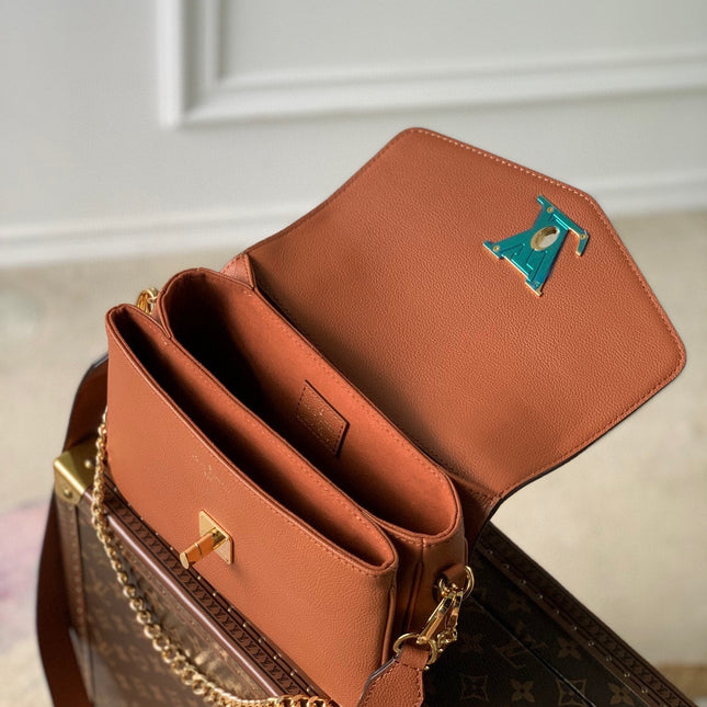 OXFORD 22 IN FIRE ORANGE LAMBSKIN GOLD HARDWARE