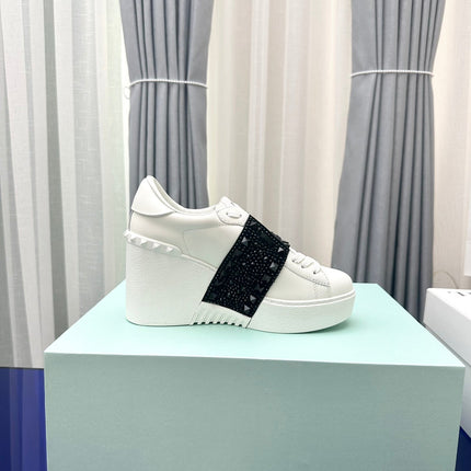 FLATFORM ROCKSTUD UNTITLED SNEAKER IN WHITE MIX BLACK CALFSKIN WITH RHINSTONES