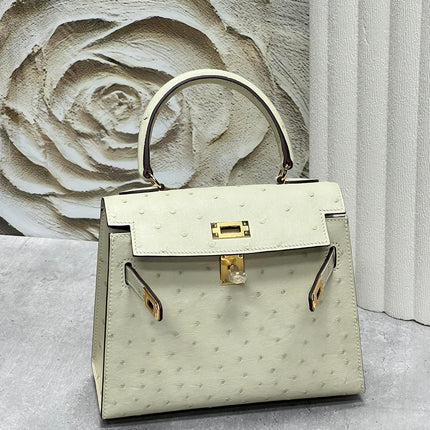 KELLY BAG 20 IN WHITE CREAM OSTRICH LEATHER WITH GOLD HARDWARE