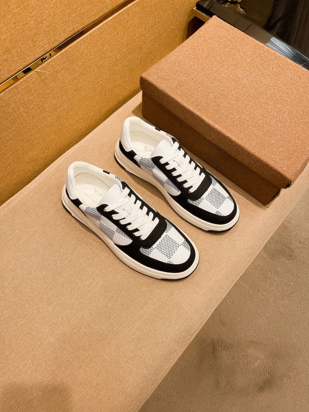 LV BEVERLY SNEAKER WHITE BLACK