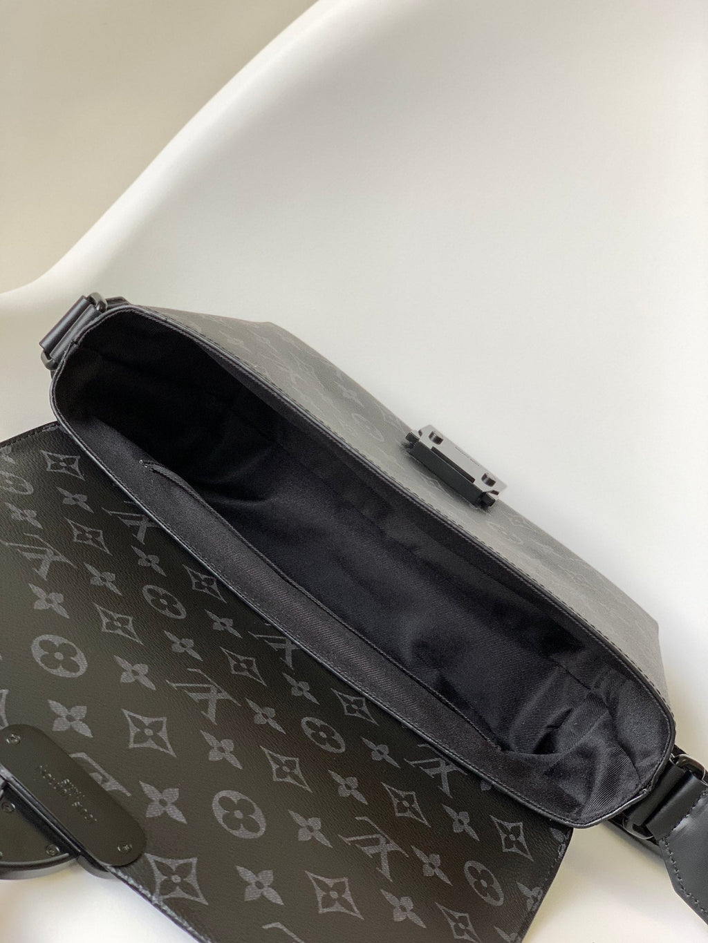 S-CAPE MESSENGER BAG 28 IN BLACK MONOGRAM ECLIPSE CANVAS