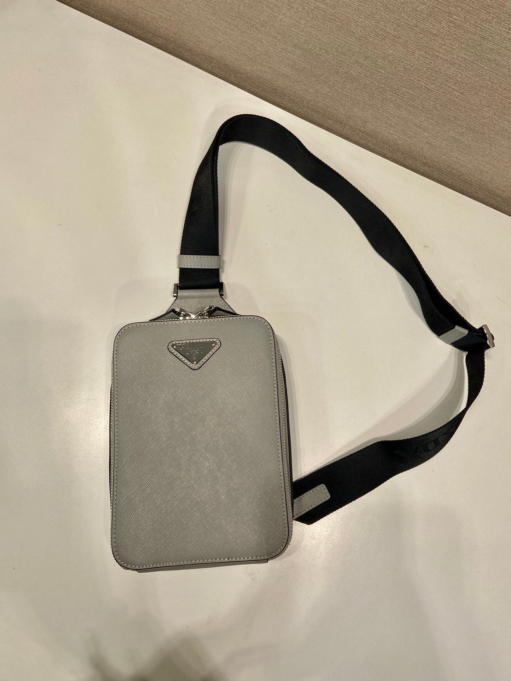 CHEST BAG 20 IN ECHO GRAY SAFFIANO LEATHER