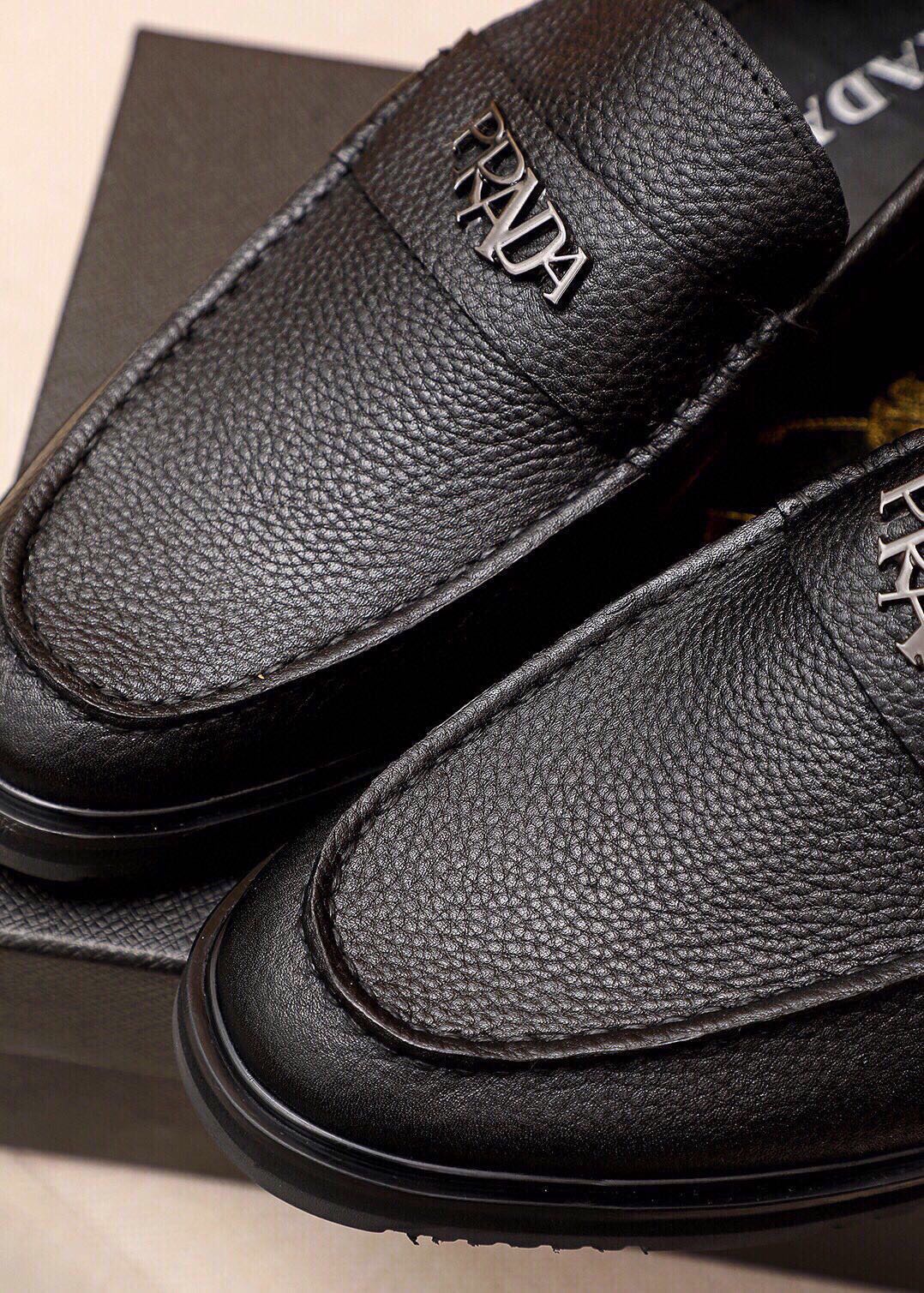 PRA LOAFER IN SIENNA BROWN GRAINED CALFSKIN