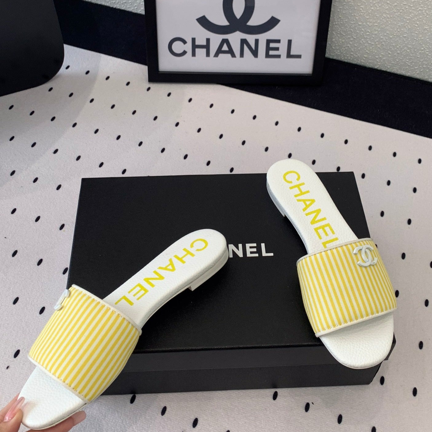 MULES yellow LAMBSKIN