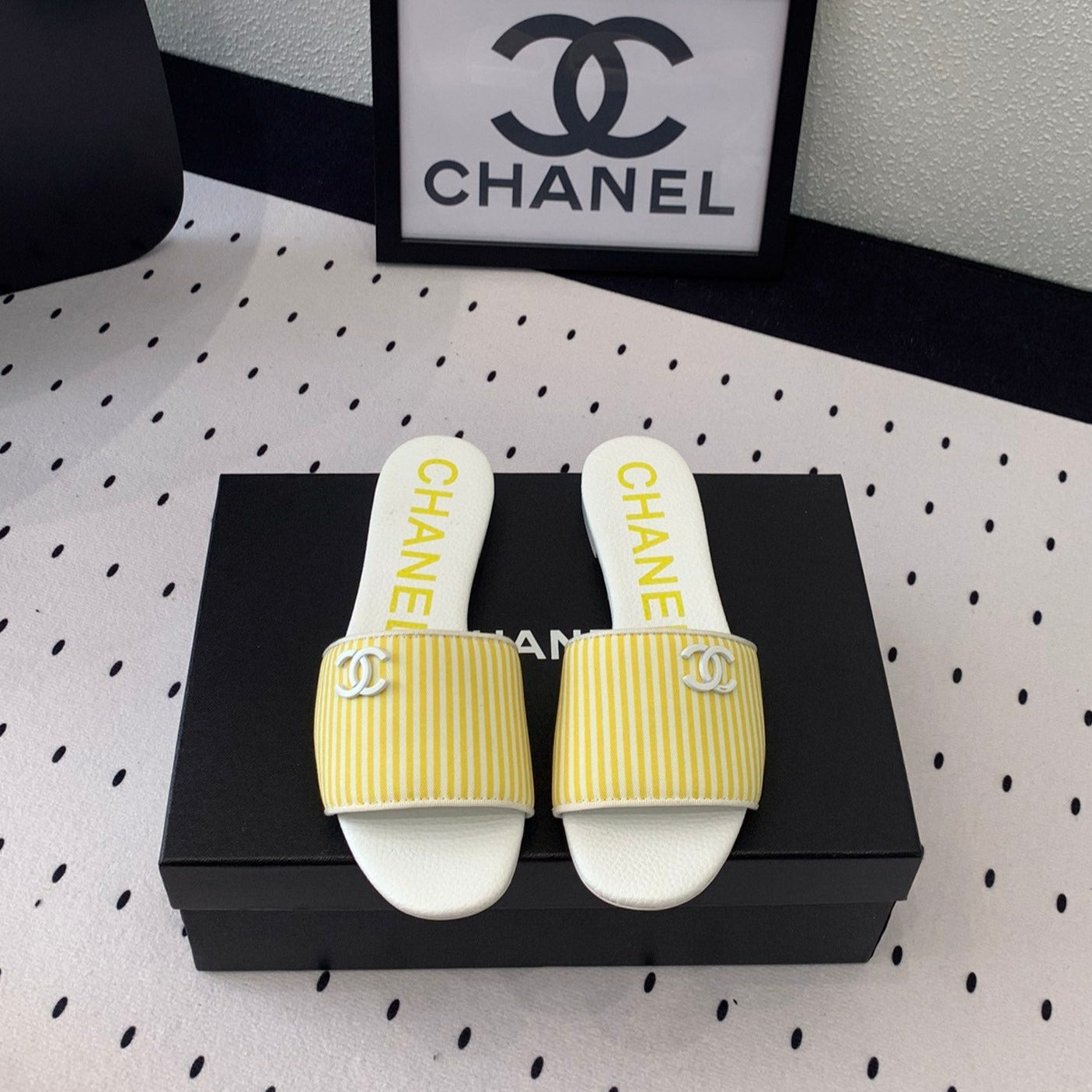MULES yellow LAMBSKIN