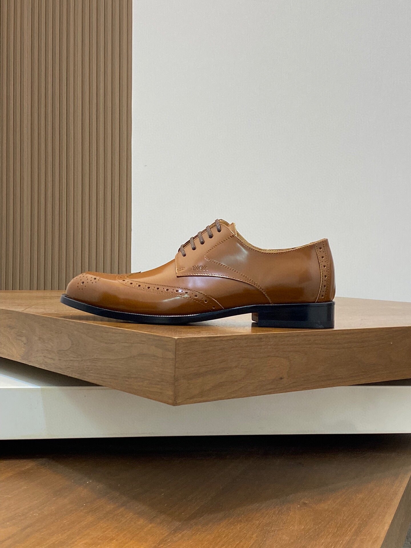 CD POINED TOE LONDON OXFORD TAWNY POLISHED CALFSKIN