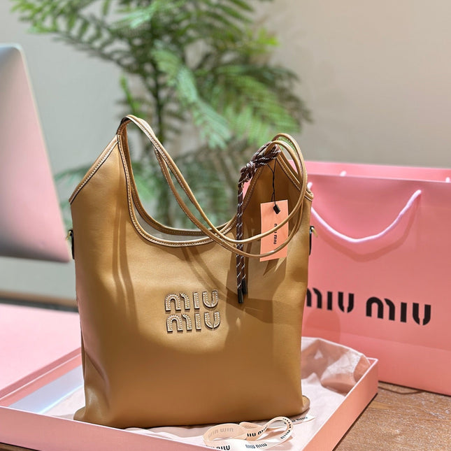 TOTE 30 BAG IN CARAMEL BROWN CALFSKIN