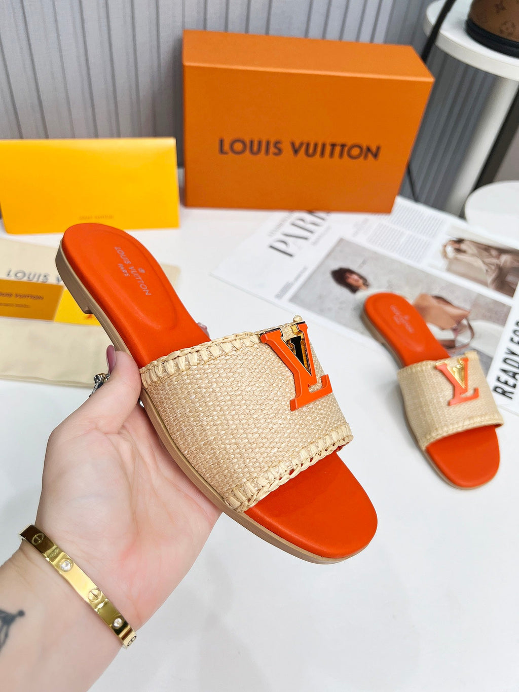LV 26S FLAT SLIDES IN ORANGE CALFSKIN AND BEIGE RAFFIA