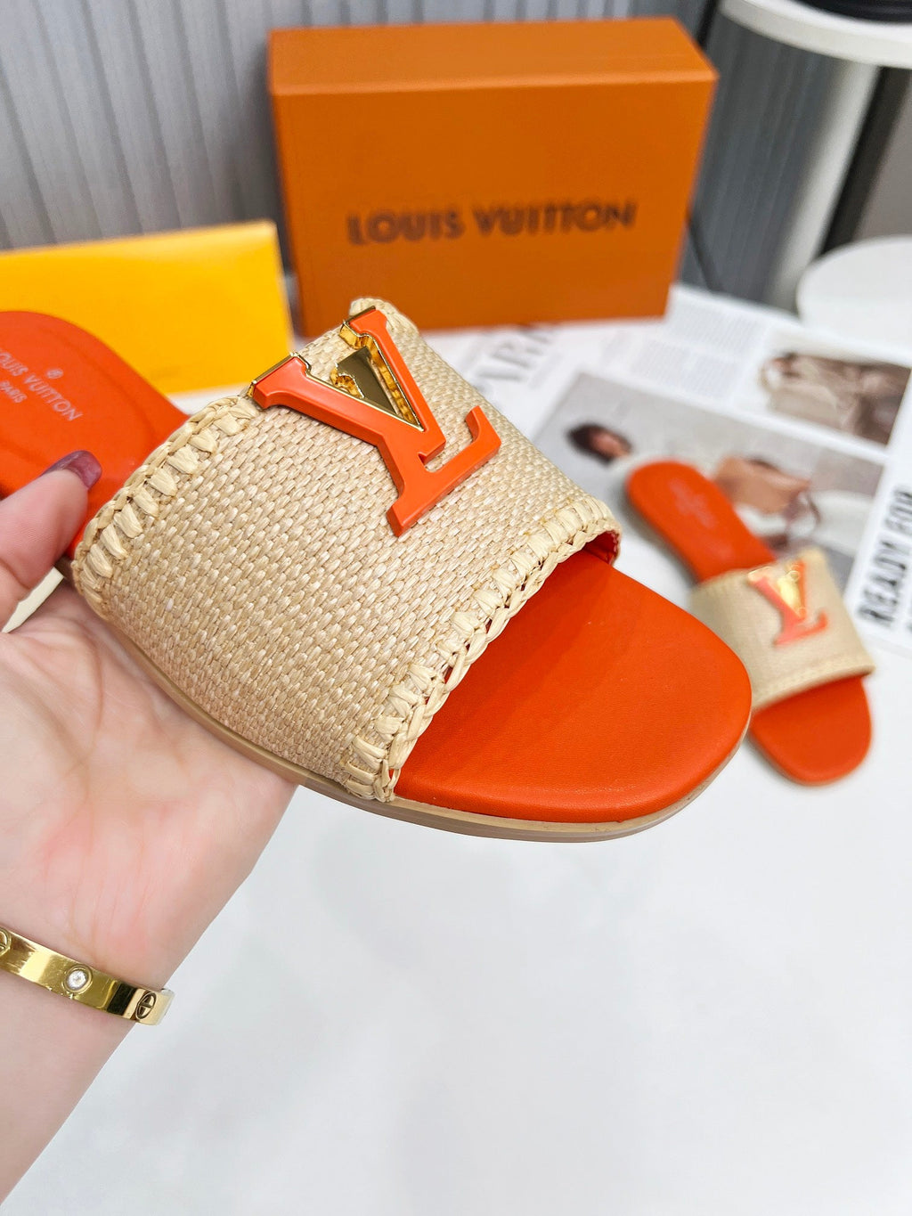 LV 26S FLAT SLIDES IN ORANGE CALFSKIN AND BEIGE RAFFIA