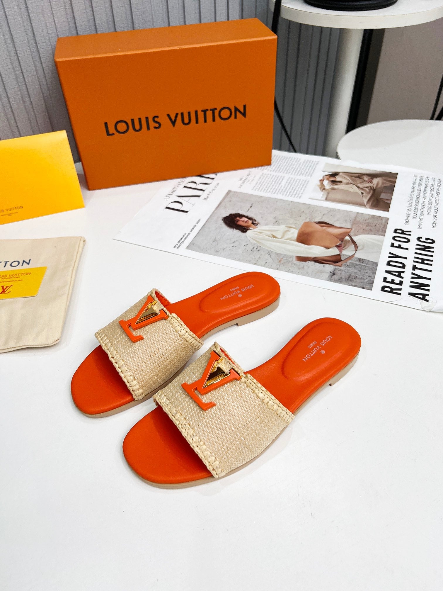 LV 26S FLAT SLIDES IN ORANGE CALFSKIN AND BEIGE RAFFIA