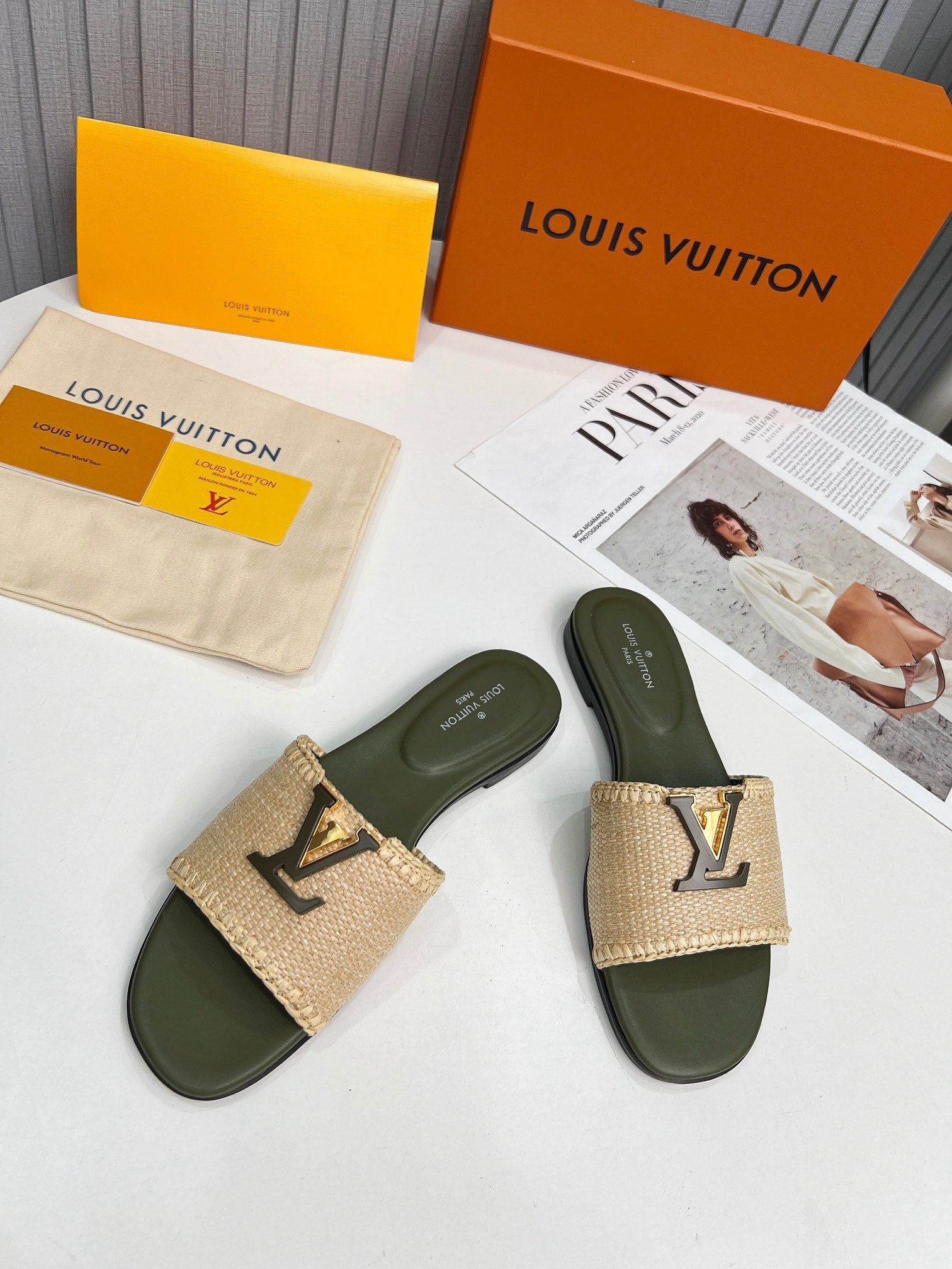 LV 26S FLAT SLIDES IN MOSS GREEN CALFSKIN AND BEIGE RAFFIA