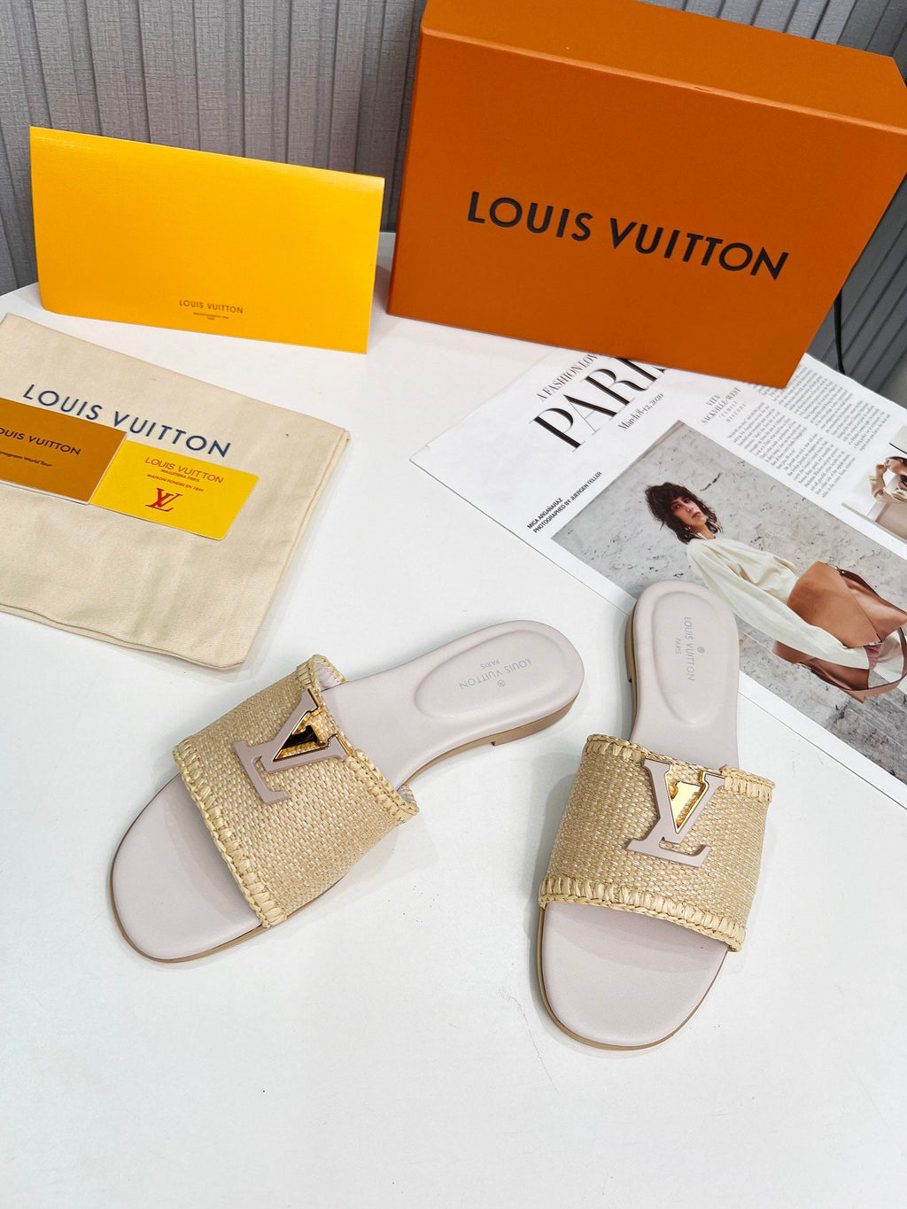 LV 26S FLAT SLIDES IN ASH BEIGE CALFSKIN AND RAFFIA