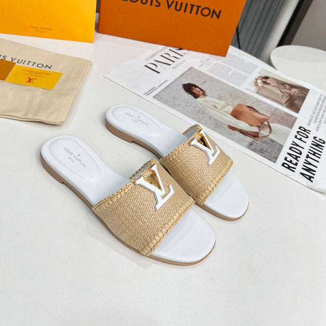 LV 26S FLAT SLIDES IN WHITE CALFSKIN AND BEIGE RAFFIA